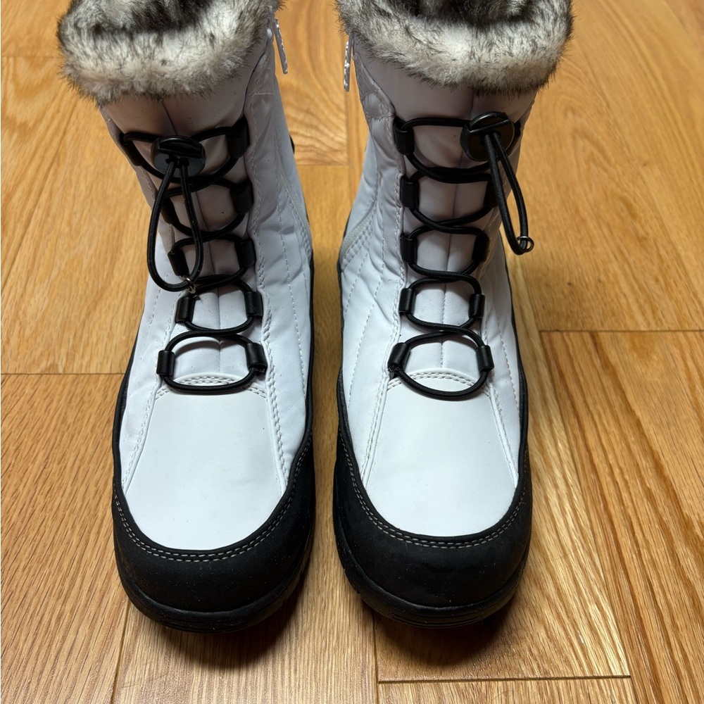 totes Women's Black and White Winter Boots
